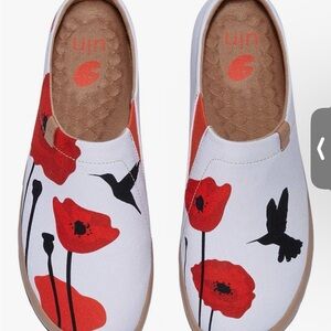 UIN Women's Hummingbird & Poppy Toledo I slip-on canvas shoes 6.5